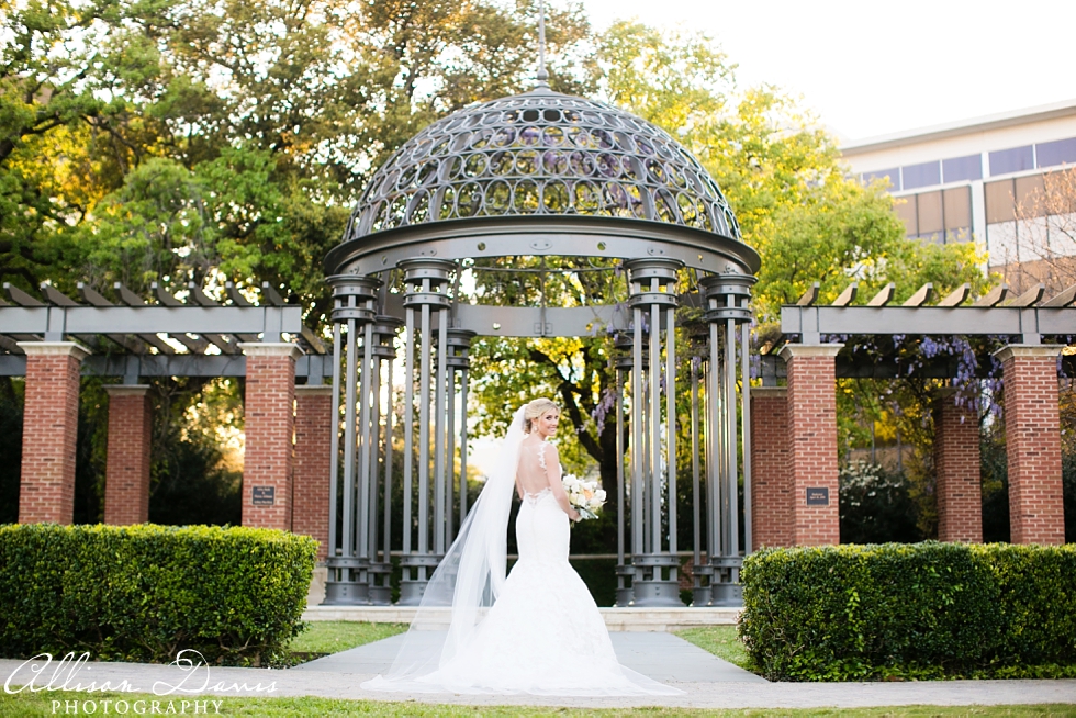 Elegant_Dallas_Bridal_Portraits_Arlington_Hall_Allison_Davis_Photography_014