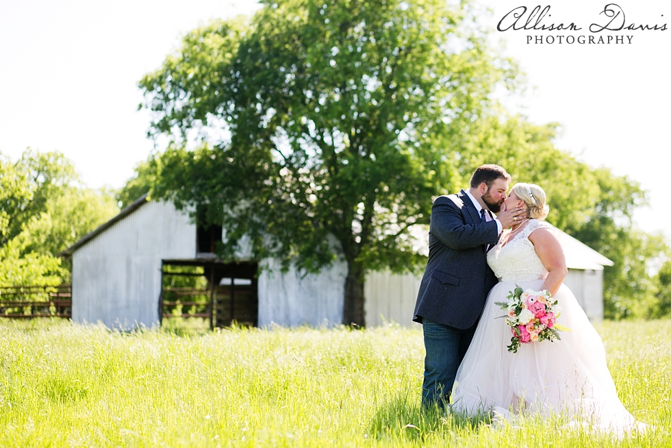 Amanda_Matt_North_Texas_Ranch_Wedding_Allison_Davis_Photography_001