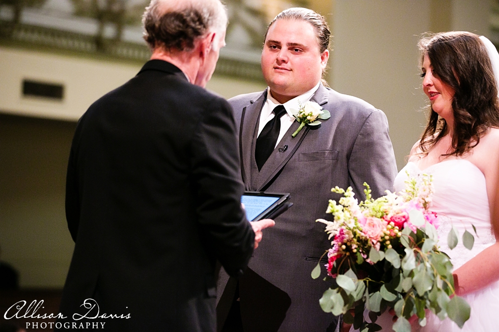 Ariel_Bracken_FBC_Waco_Baylor_Wedding_Allison_Davis_Photography_014