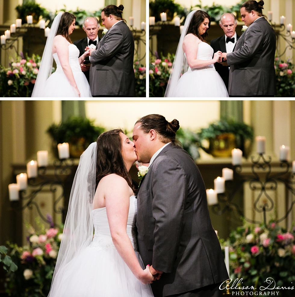 Ariel_Bracken_FBC_Waco_Baylor_Wedding_Allison_Davis_Photography_016