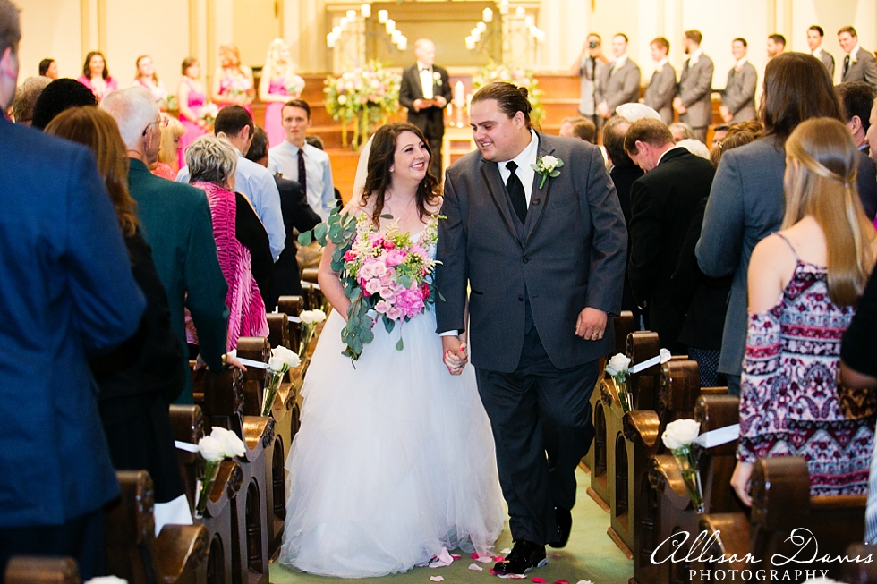 Ariel_Bracken_FBC_Waco_Baylor_Wedding_Allison_Davis_Photography_017