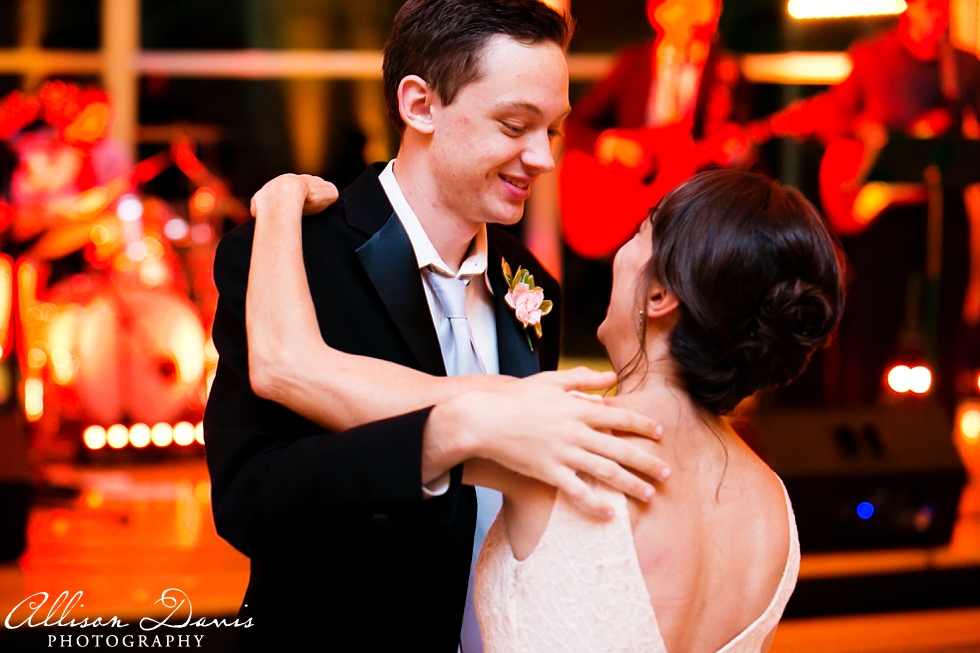 Diane_Ken_Wedding_Dallas_Texas_Discovery_Gardens_Allison_Davis_Photography_024