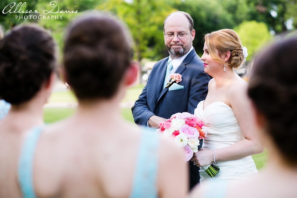 Jennifer_Jonathan_Wedding_Brookhaven_Country_Club_Dallas_AllisonDavisPhotography_024