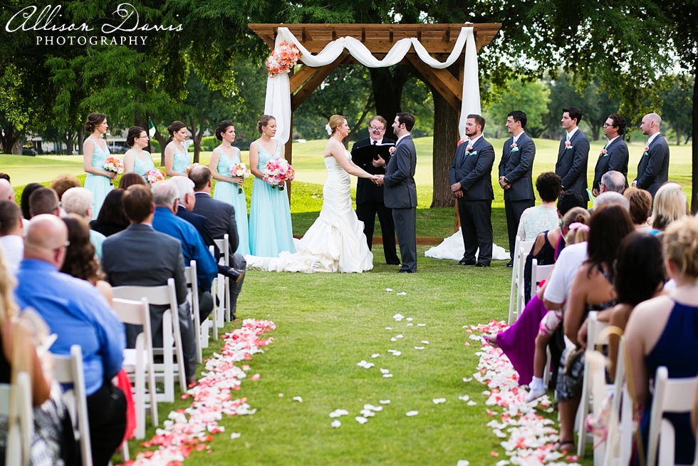 Jennifer_Jonathan_Wedding_Brookhaven_Country_Club_Dallas_AllisonDavisPhotography_025