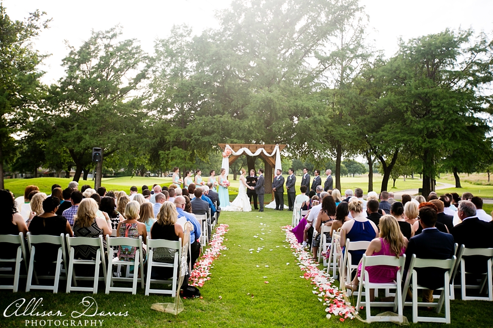 Jennifer_Jonathan_Wedding_Brookhaven_Country_Club_Dallas_AllisonDavisPhotography_027