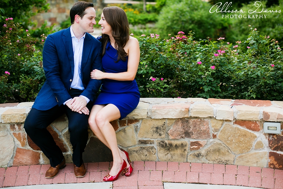 Stephanie_Ross_Dallas_Engagement_Portraits_Arlington_Hall_Klyde_Warren_Park_Allison_Davis_Photography_0007
