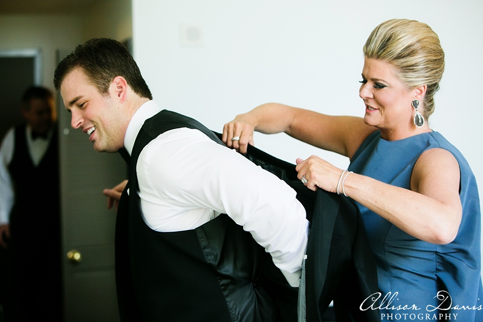 Alex_Mason_Royal_Lane_Baptist_Church_Park_Cities_Club_Wedding_Dallas_Allison_Davis_Photography_0008