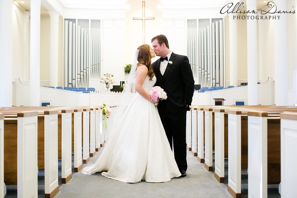 Alex_Mason_Royal_Lane_Baptist_Church_Park_Cities_Club_Wedding_Dallas_Allison_Davis_Photography_0020