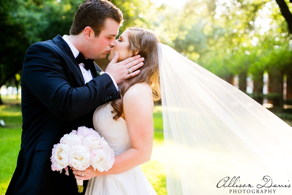 Alex_Mason_Royal_Lane_Baptist_Church_Park_Cities_Club_Wedding_Dallas_Allison_Davis_Photography_0024