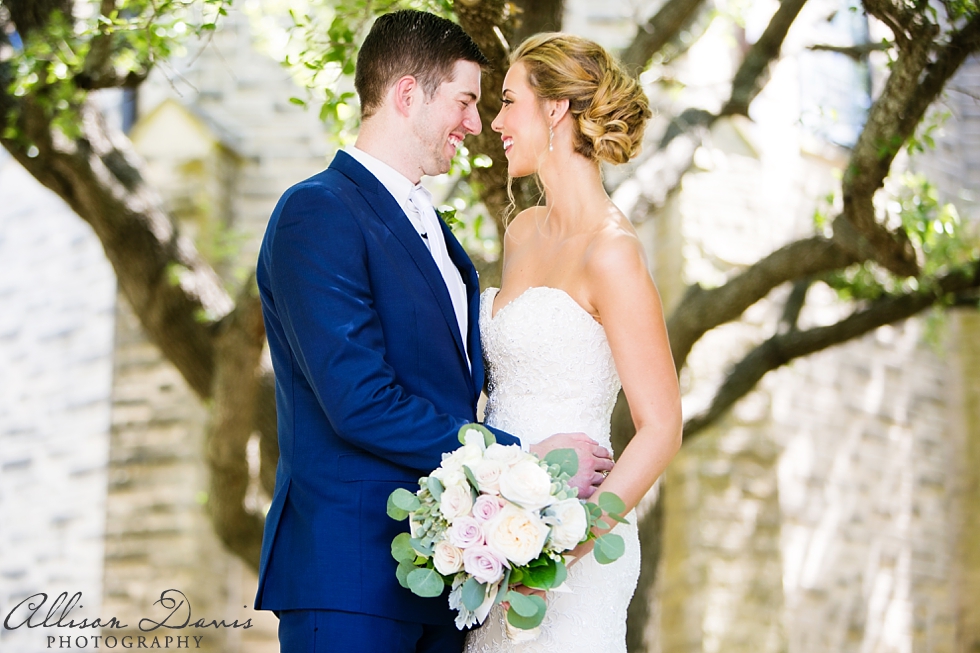 claire_jonathan_wedding_loisperkinschapel_gabrielsprings_allisondavisphotography_022