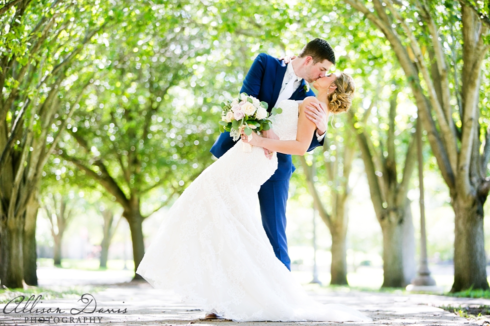 claire_jonathan_wedding_loisperkinschapel_gabrielsprings_allisondavisphotography_025