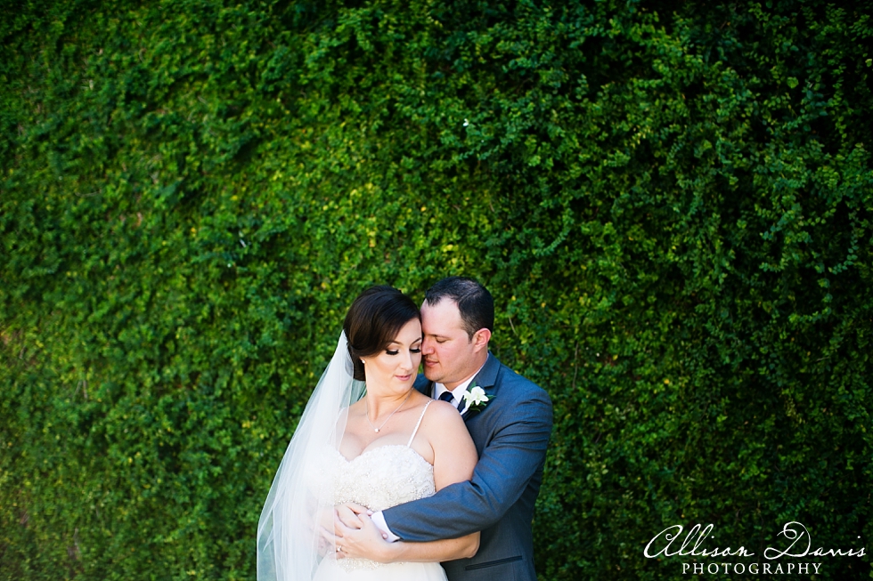 megan_brett_wedding_fumcdallas_roomonmain_010