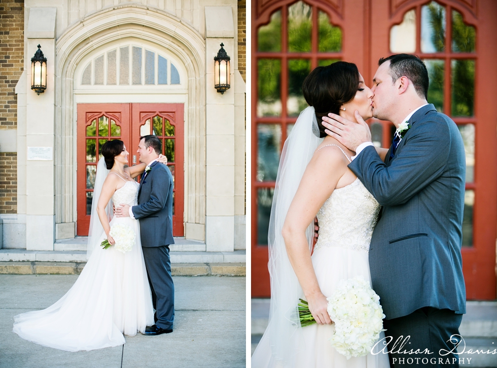 megan_brett_wedding_fumcdallas_roomonmain_015