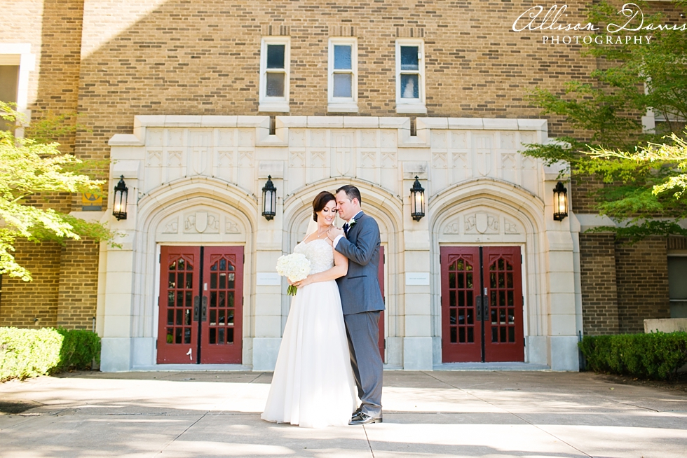 megan_brett_wedding_fumcdallas_roomonmain_016
