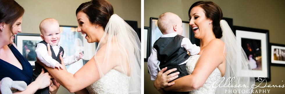 megan_brett_wedding_fumcdallas_roomonmain_021