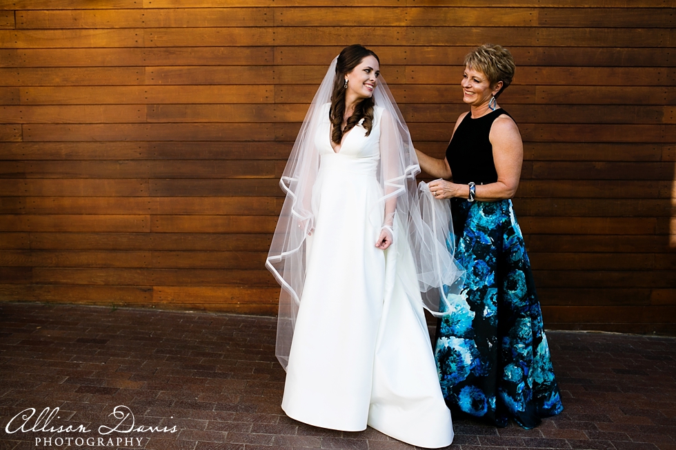Dani_Chris_Texas_Wedding_Dallas_Arboretum_Allison_Davis_Photography_0026