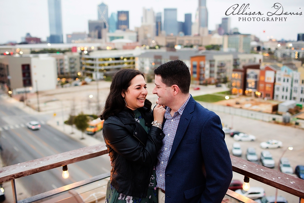 Dallas_Proposal_Photographer_Allison_Davis_Photography_NYLO_Rooftop_Southside_008