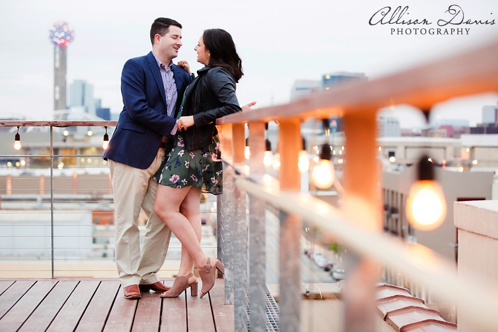 Dallas_Proposal_Photographer_Allison_Davis_Photography_NYLO_Rooftop_Southside_010