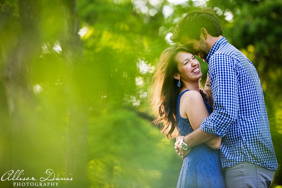 Katy&Jeff_Dallas_Engagement_Portraits_White_Rock_Lake_AllisonDavisPhotography_001