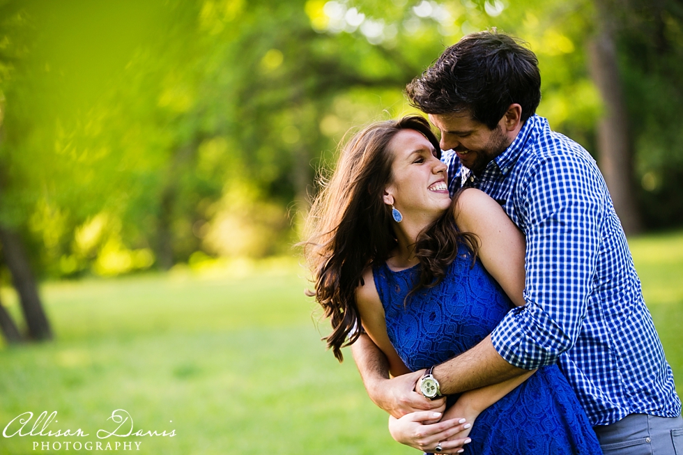 Katy&Jeff_Dallas_Engagement_Portraits_White_Rock_Lake_AllisonDavisPhotography_007
