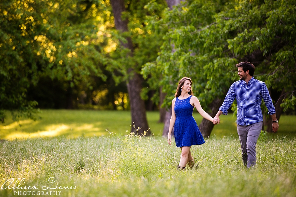 Katy&Jeff_Dallas_Engagement_Portraits_White_Rock_Lake_AllisonDavisPhotography_009