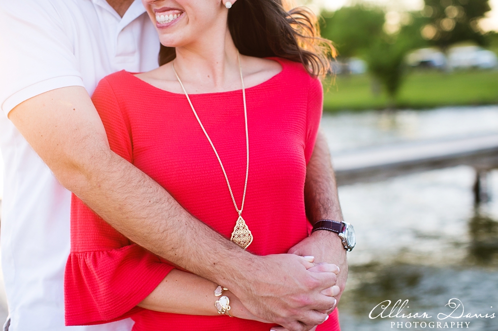 Katy&Jeff_Dallas_Engagement_Portraits_White_Rock_Lake_AllisonDavisPhotography_017