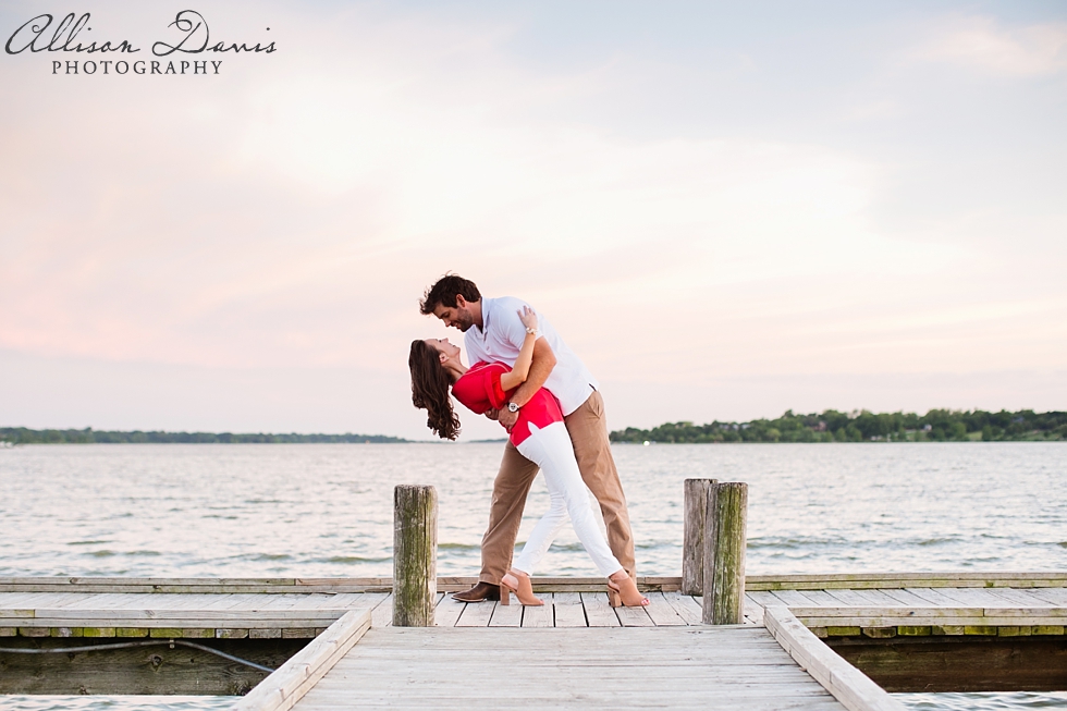 Katy&Jeff_Dallas_Engagement_Portraits_White_Rock_Lake_AllisonDavisPhotography_023
