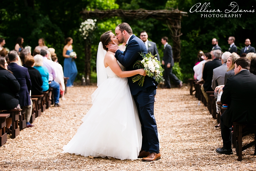 Alyssa_Matt_Wedding_The_Grove_Aubrey_Texas_AllisonDavisPhotography_023