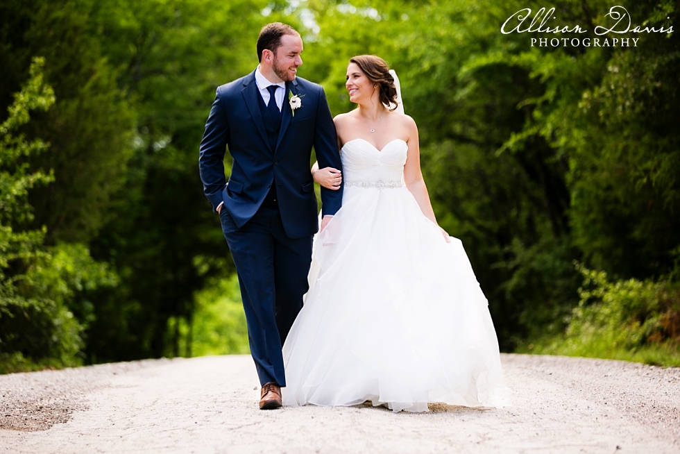 Alyssa_Matt_Wedding_The_Grove_Aubrey_Texas_AllisonDavisPhotography_033