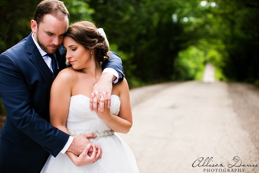 Alyssa_Matt_Wedding_The_Grove_Aubrey_Texas_AllisonDavisPhotography_034