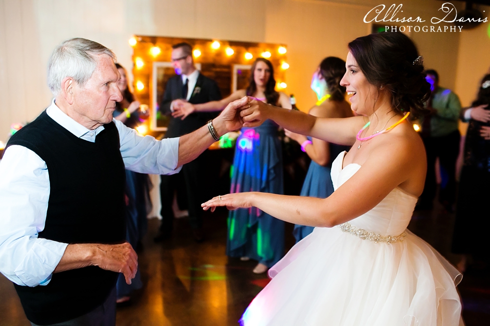 Alyssa_Matt_Wedding_The_Grove_Aubrey_Texas_AllisonDavisPhotography_051