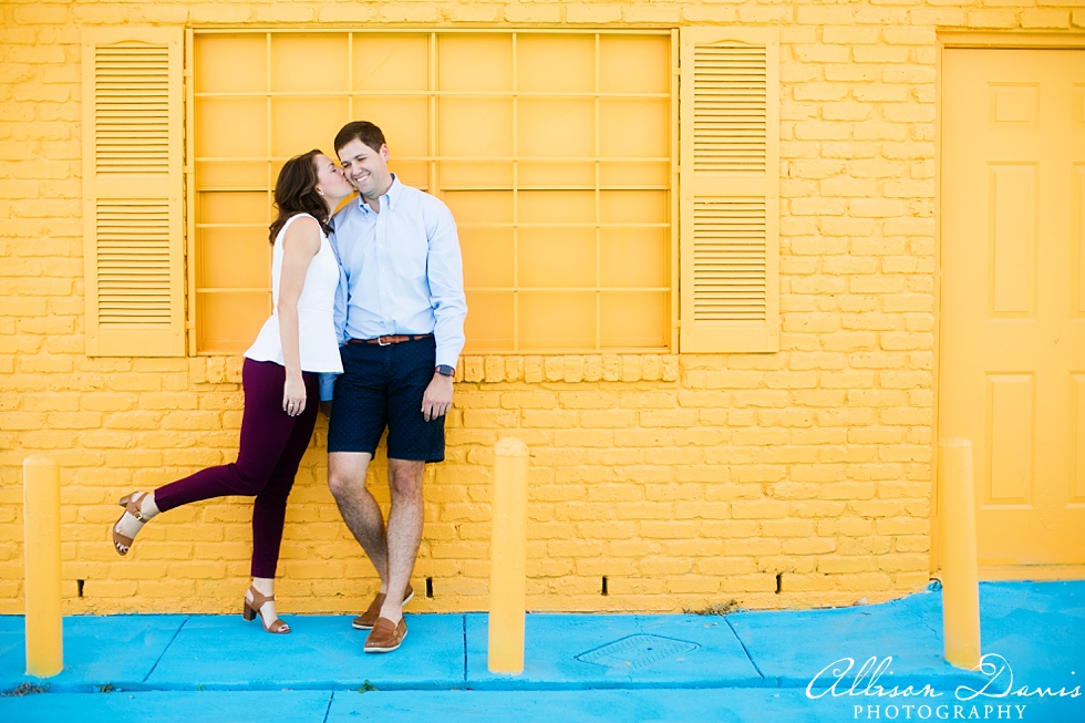 Engagement_Portraits_DeepEllumMurals_TurtleCreek_AllisonDavisPhotography_005