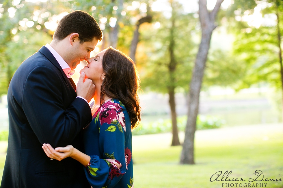 Engagement_Portraits_DeepEllumMurals_TurtleCreek_AllisonDavisPhotography_013
