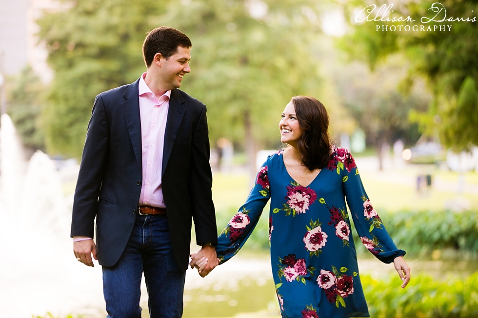 Engagement_Portraits_DeepEllumMurals_TurtleCreek_AllisonDavisPhotography_015