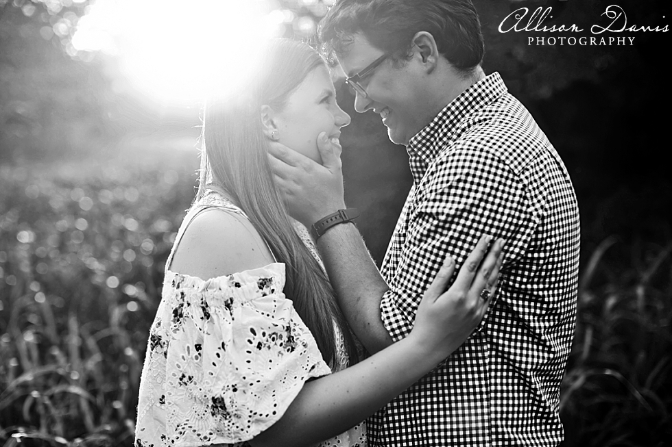 Becca_Matt_Engagement_Portraits_WhiteRockLake_AllisonDavisPhotography_001