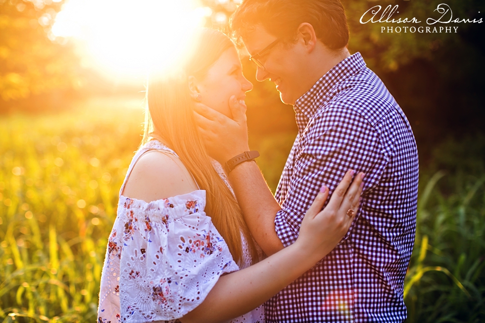 Becca_Matt_Engagement_Portraits_WhiteRockLake_AllisonDavisPhotography_006