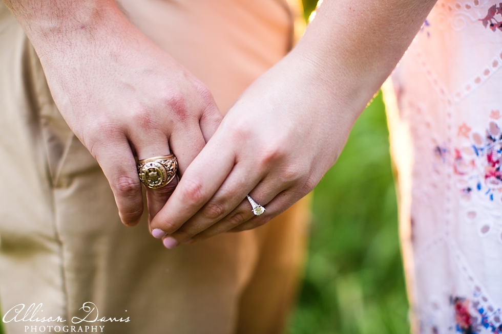 Becca_Matt_Engagement_Portraits_WhiteRockLake_AllisonDavisPhotography_007