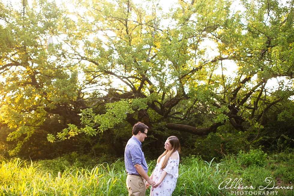 Becca_Matt_Engagement_Portraits_WhiteRockLake_AllisonDavisPhotography_008