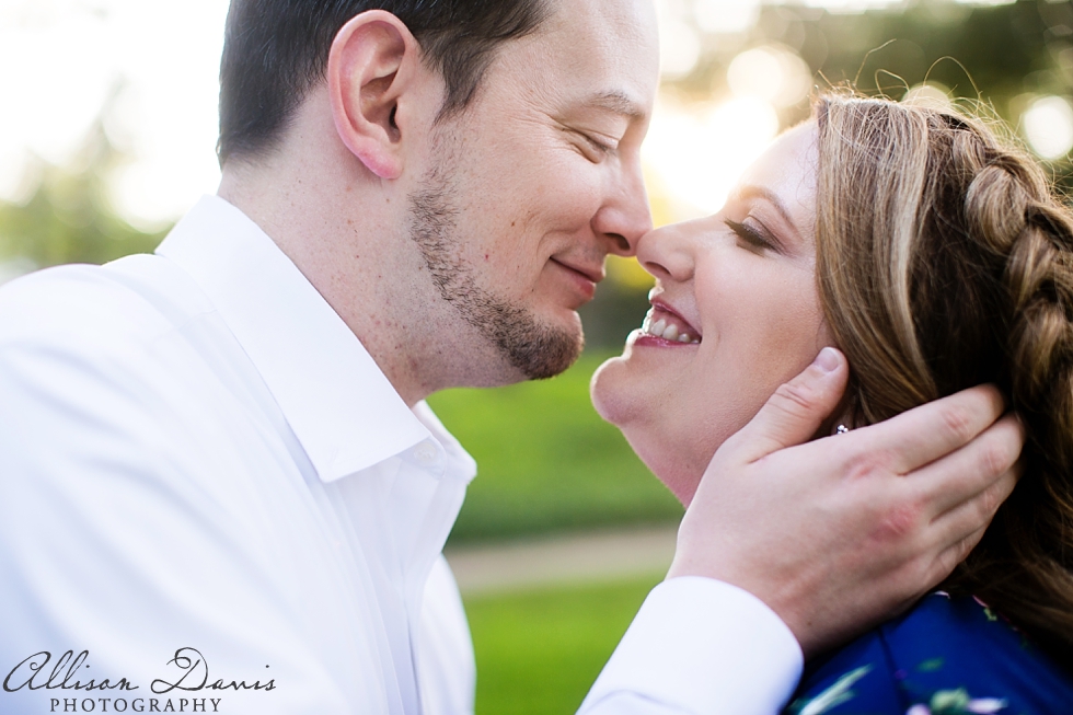 Megan_RJ_Dallas_Engagement_Portraits_Lower_Greenville_Highland_Park_AllisonDavisPhotography_018