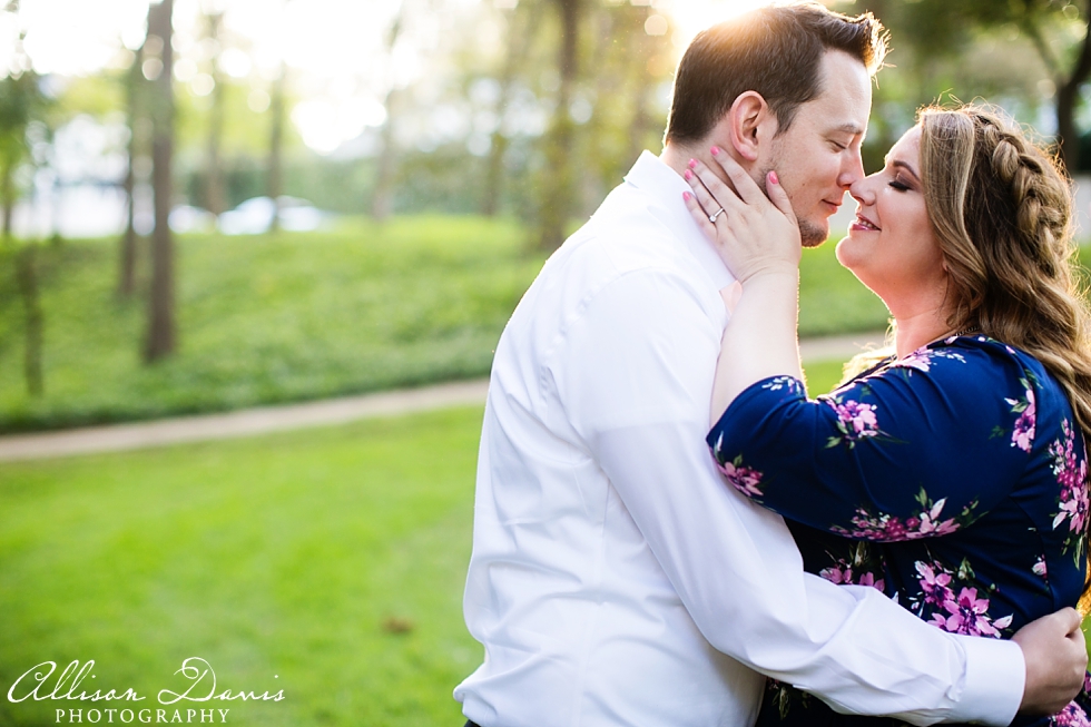 Megan_RJ_Dallas_Engagement_Portraits_Lower_Greenville_Highland_Park_AllisonDavisPhotography_020