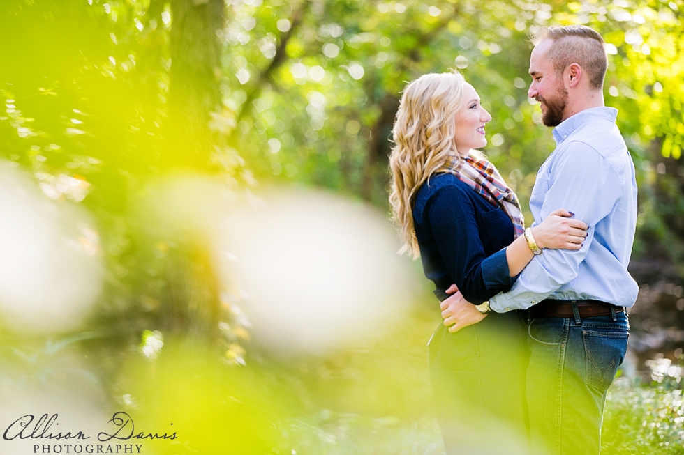 Victoria&Blake_Dallas_Engagement_Portraits_AllisonDavisPhotography_001