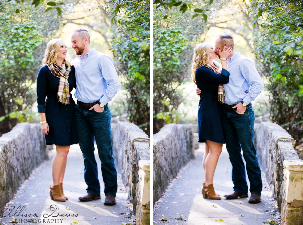 Victoria&Blake_Dallas_Engagement_Portraits_AllisonDavisPhotography_012