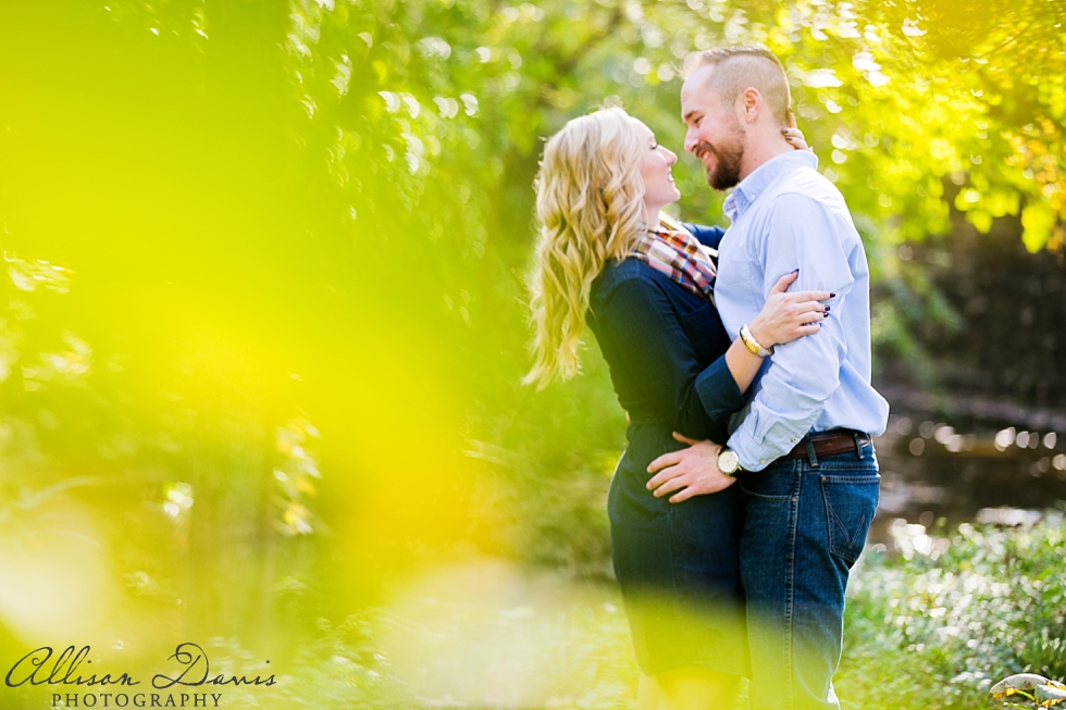 Victoria&Blake_Dallas_Engagement_Portraits_AllisonDavisPhotography_016