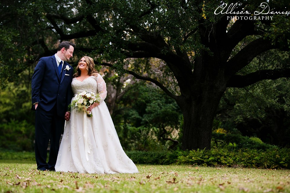 Megan_RJ_Fort_Worth_Wedding_Historic_512_Botanic_Gardens_Allison_Davis_Photography_014