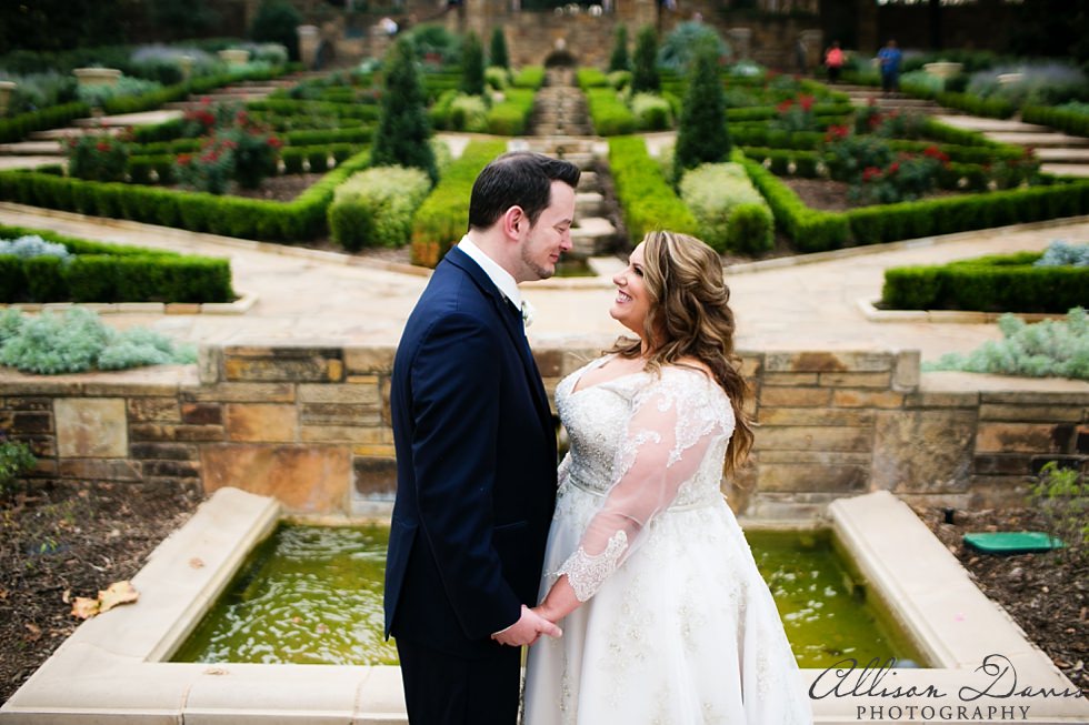 Megan_RJ_Fort_Worth_Wedding_Historic_512_Botanic_Gardens_Allison_Davis_Photography_021