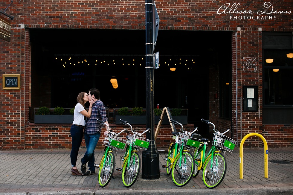 Samantha&Matt_Dallas_Engagement_Portraits_wedding_photographer_Allison_Davis_Photography_034