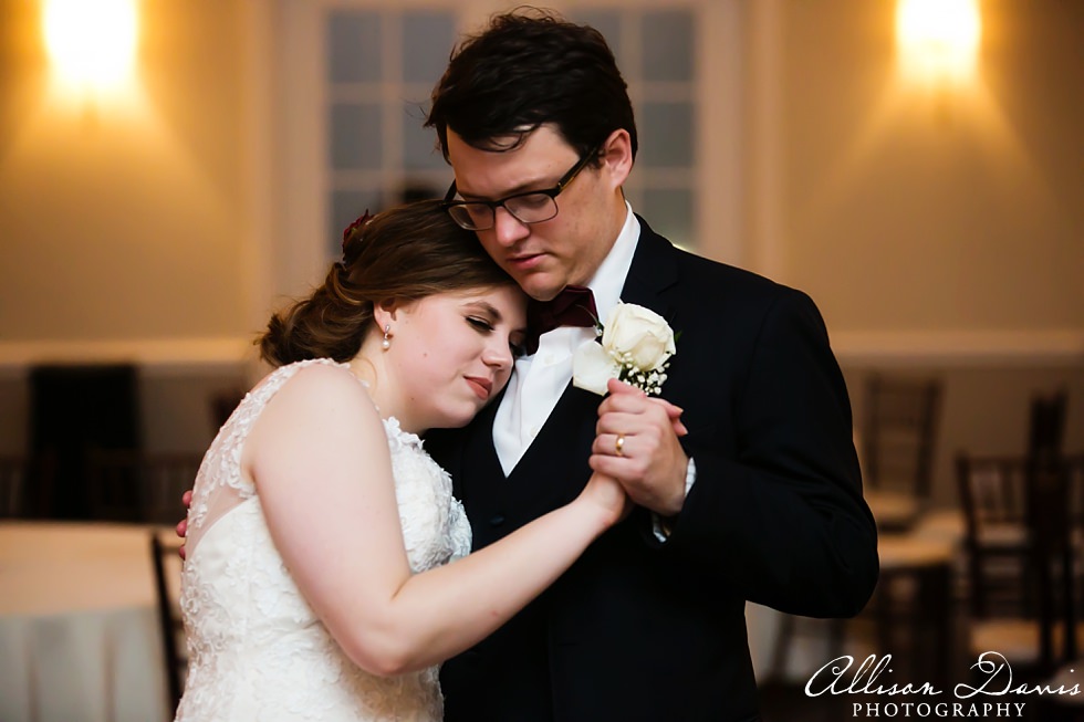 Rebecca_Matthew_Plano_Wedding_pictures_The_Windsor_at_Hebron_Park_Allison_Davis_Photography_0043