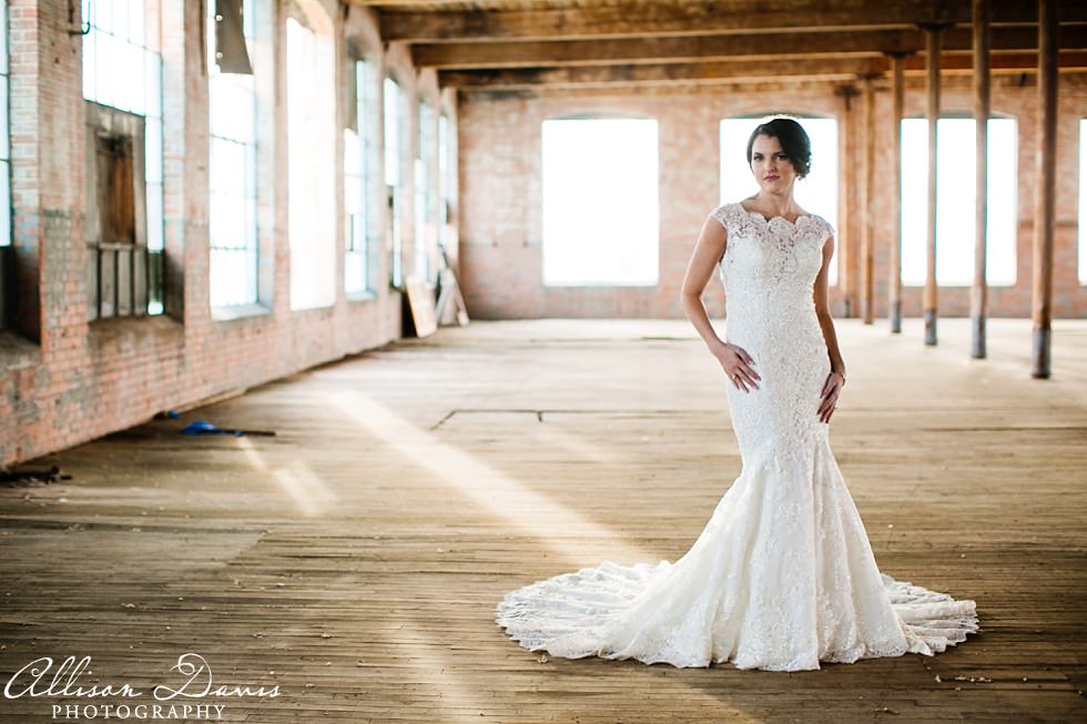 Dallas_Bridal_Portraits_AllisonDavisPhotography_Lindsay_McKinney_Cotton_Mill_005
